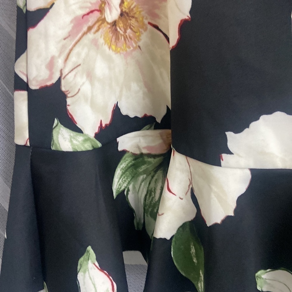 Host Pick 💗Aqua floral ruffled black dress - Picture 5 of 9